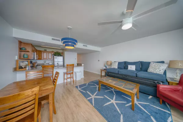 Destin, FL 32541,1002 Highway 98  #2004