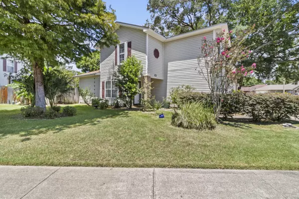 Fort Walton Beach, FL 32547,933 Scenic Oak Lane