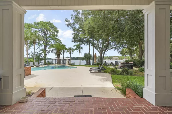 Shalimar, FL 32579,913 Sara Drive