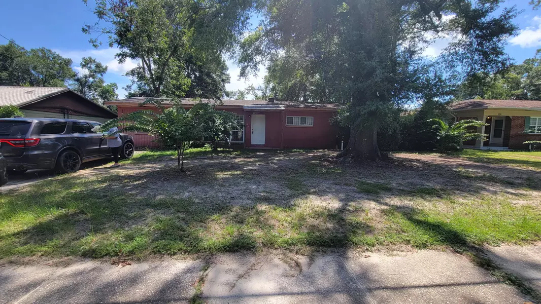 131 Adkinson Drive, Crestview, FL 32536