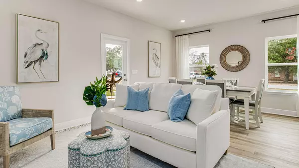 Gulf Breeze, FL 32563,2587 Cliff Hollow Circle