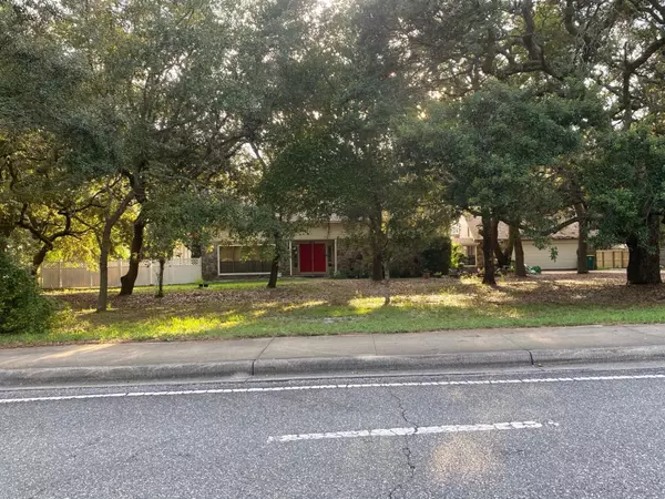 1115 White Point Road, Niceville, FL 32578
