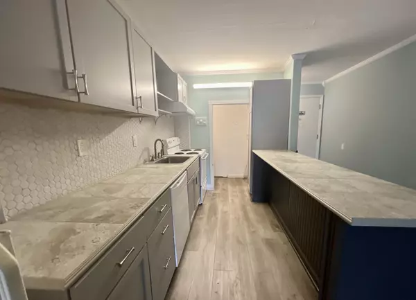 Mary Esther, FL 32569,209 W Miracle Strip Parkway  #APT A304
