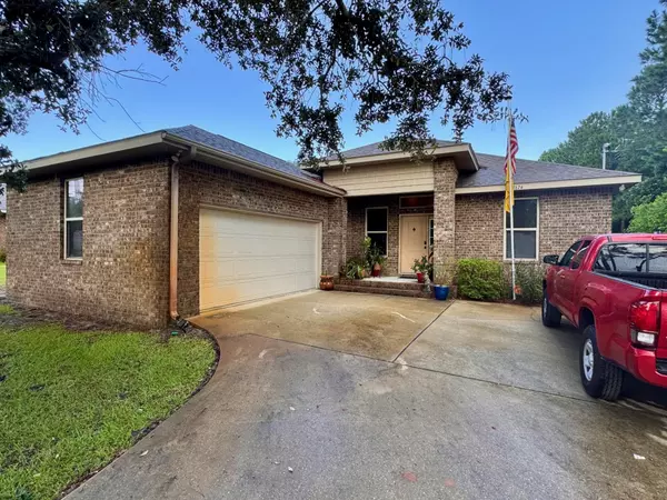 8674 Rio Vista Drive, Navarre, FL 32566