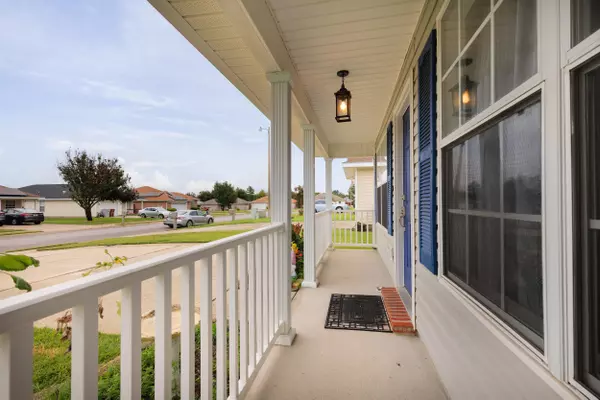 Gulf Breeze, FL 32563,5527 Sea Spray Court