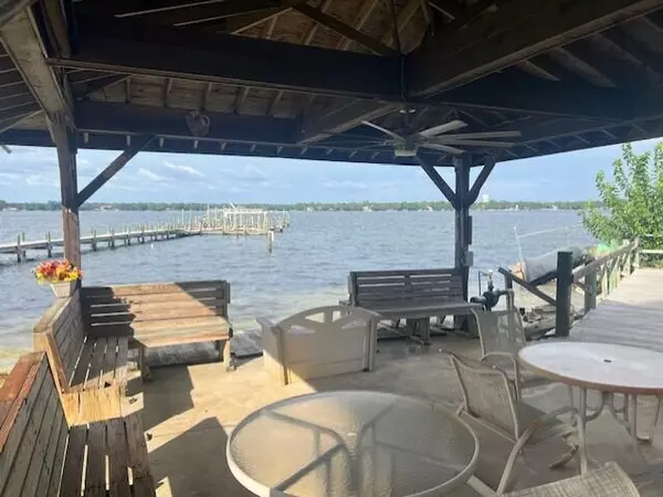 Fort Walton Beach, FL 32547,439 Waterway Lane