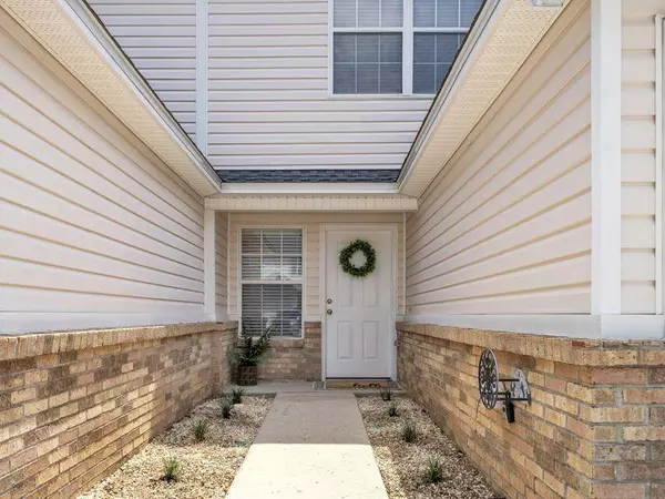 Fort Walton Beach, FL 32547,983 Scenic Oak Lane