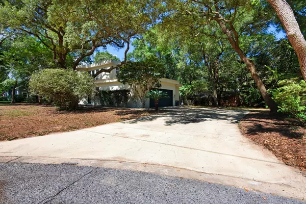 Fort Walton Beach, FL 32547,905 Woodbriar Court