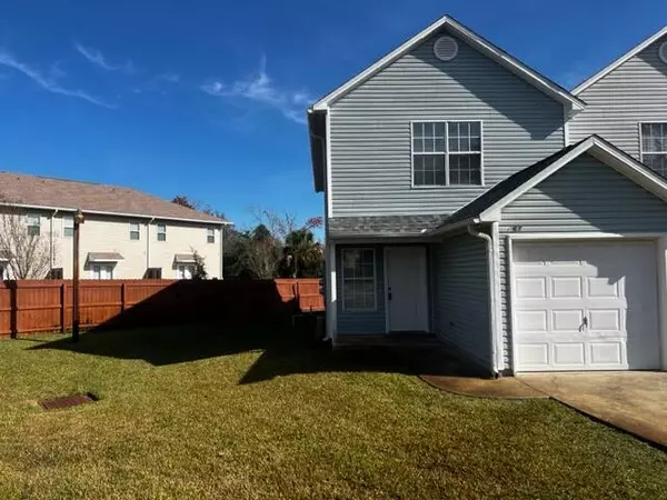 2261 Whitman Lane, Fort Walton Beach, FL 32547