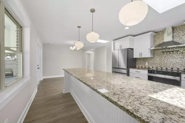 Destin, FL 32541,308 Spring Lane