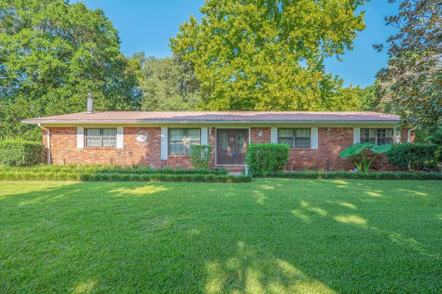 2 Del Cerro Camino, Crestview, FL 32539