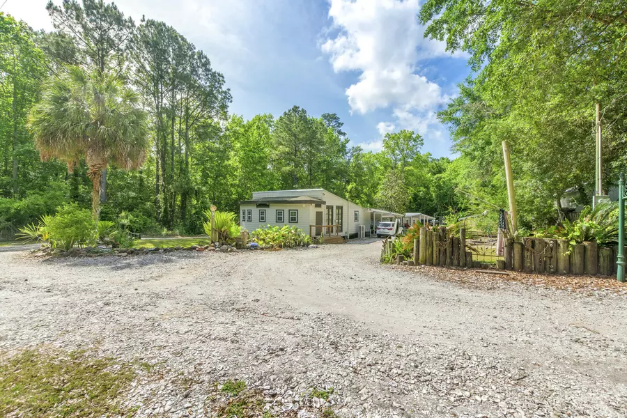 74 E Shell Cracker Road, Freeport, FL 32439