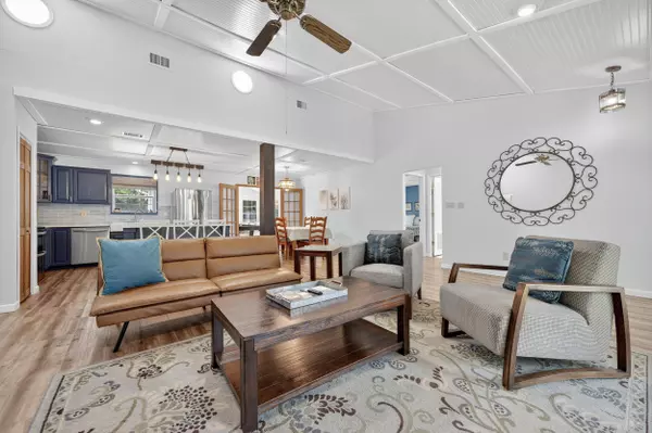 Gulf Breeze, FL 32563,2833 Via Roma Court