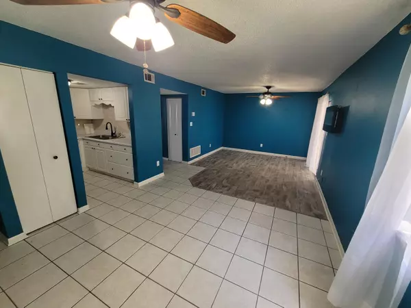 Fort Walton Beach, FL 32548,308 SW Miracle Strip Parkway  #UNIT 17B