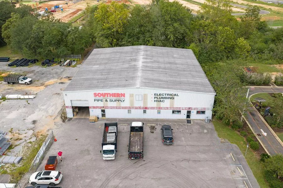 1212 N Ferdon Boulevard, Crestview, FL 32536