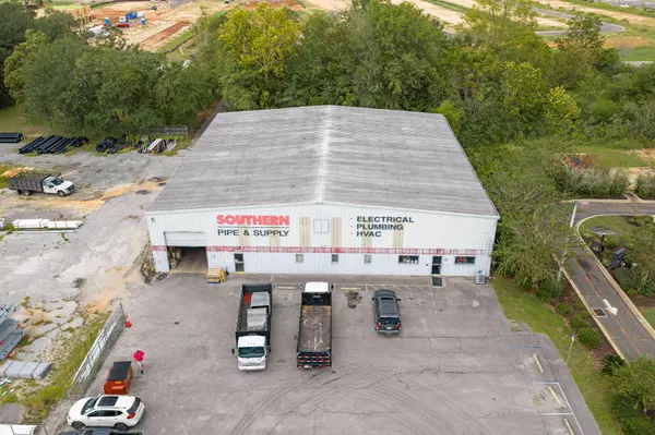 1212 N Ferdon Boulevard, Crestview, FL 32536