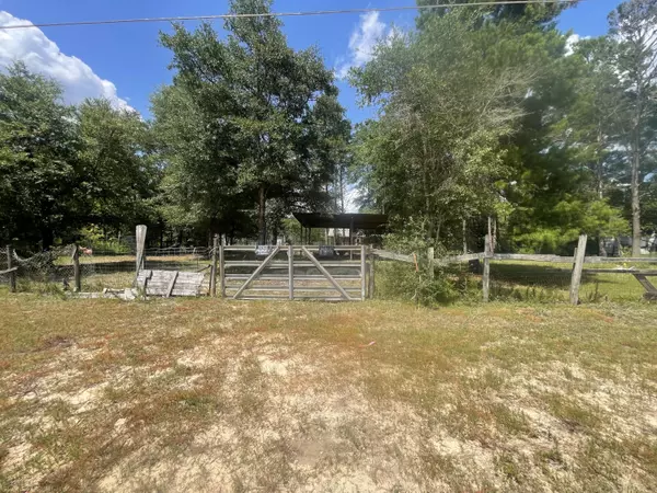 44 Juniper Avenue, Defuniak Springs, FL 32433