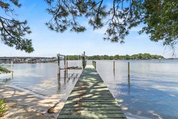 Fort Walton Beach, FL 32548,53 Yacht Club Drive  #2