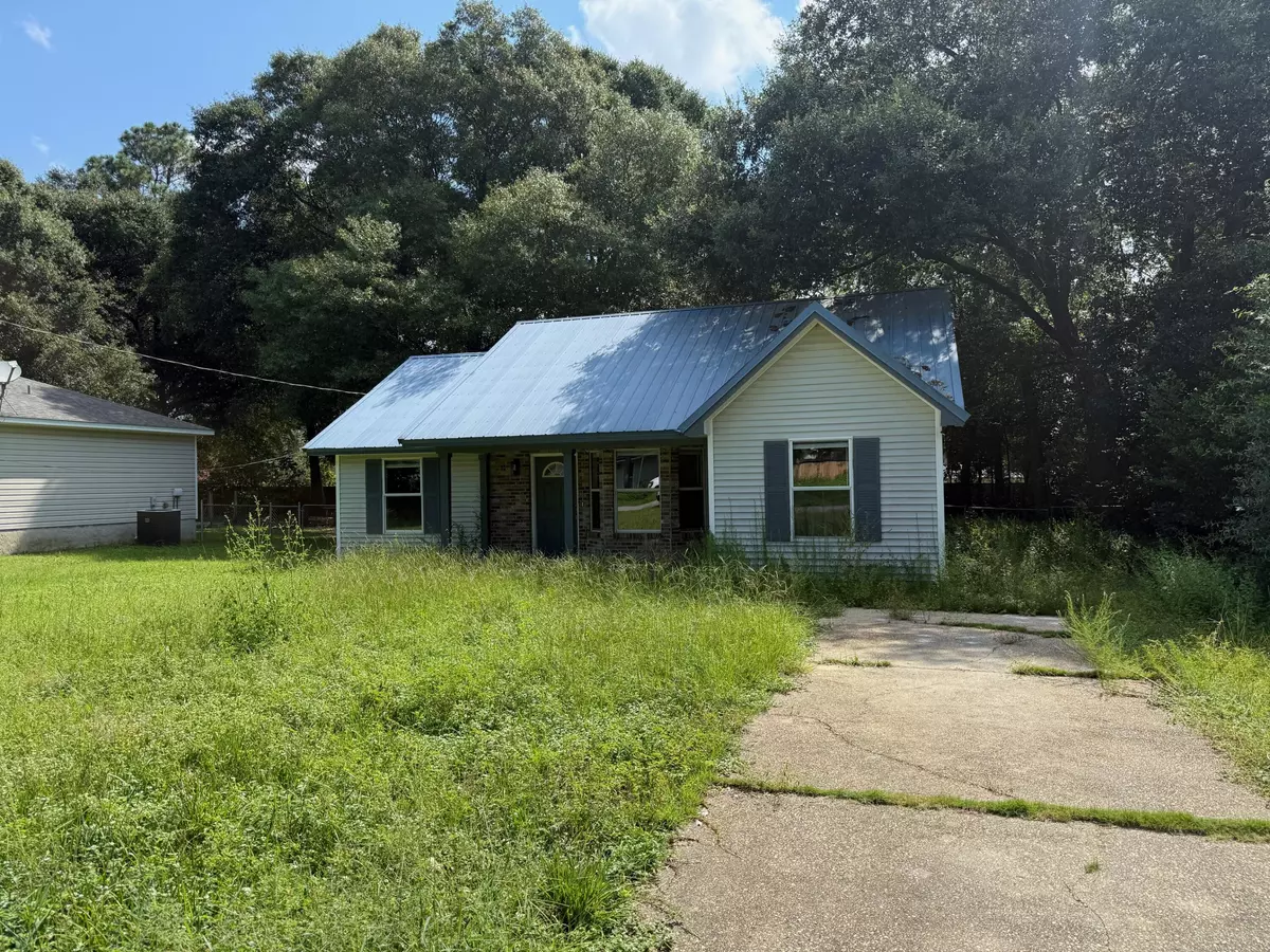 Crestview, FL 32539,5809 Pinecrest Road Road