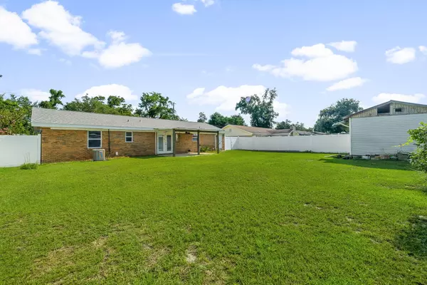 Panama City, FL 32404,5916 Lake Drive