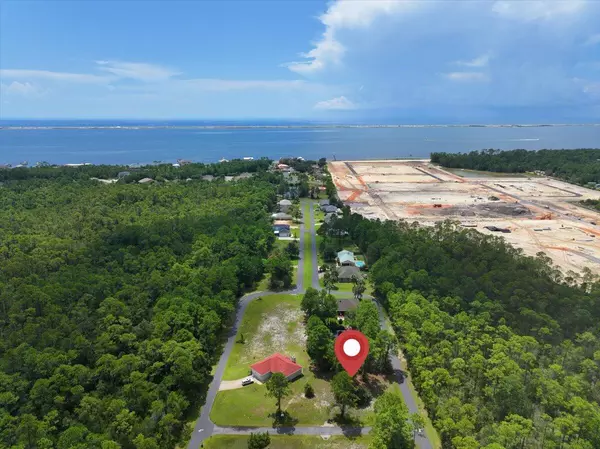 Gulf Breeze, FL 32563,1796 W Smugglers Cove Drive