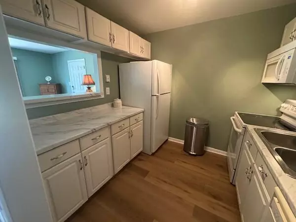 Panama City, FL 32401,2100 W Beach Drive #H103