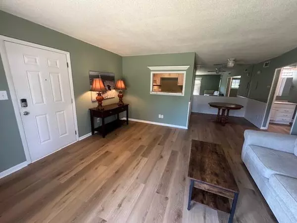 Panama City, FL 32401,2100 W Beach Drive #H103