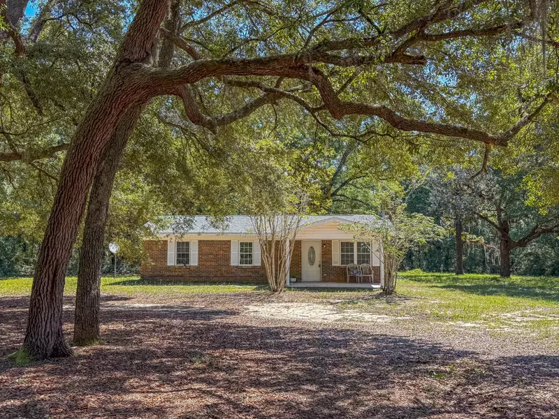 5703 Old River Road, Baker, FL 32531