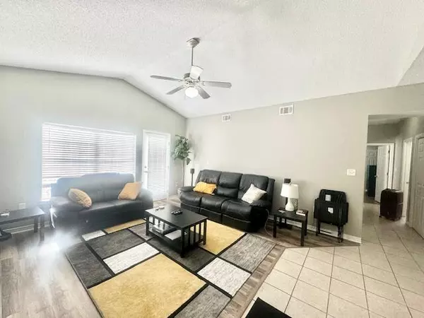 1501 N Partin Drive  #APT 255, Niceville, FL 32578