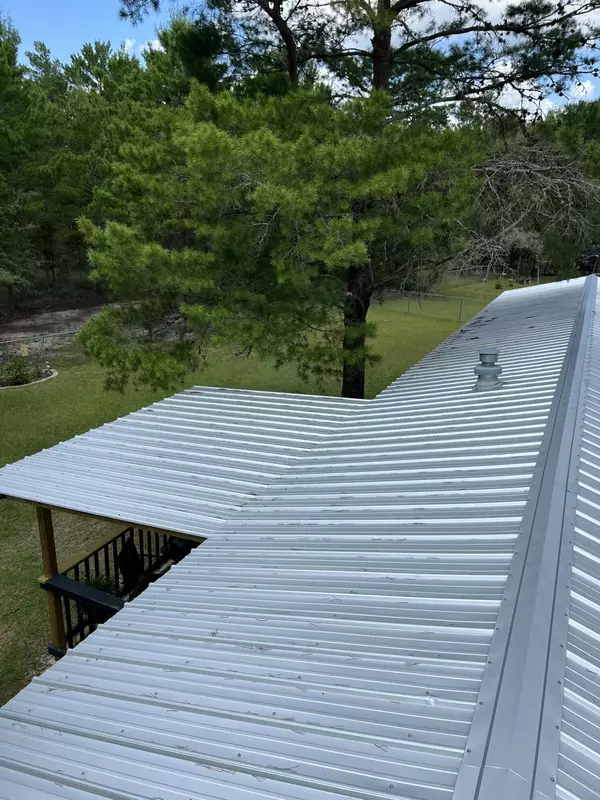 Defuniak Springs, FL 32433,143 Honeysuckle Street