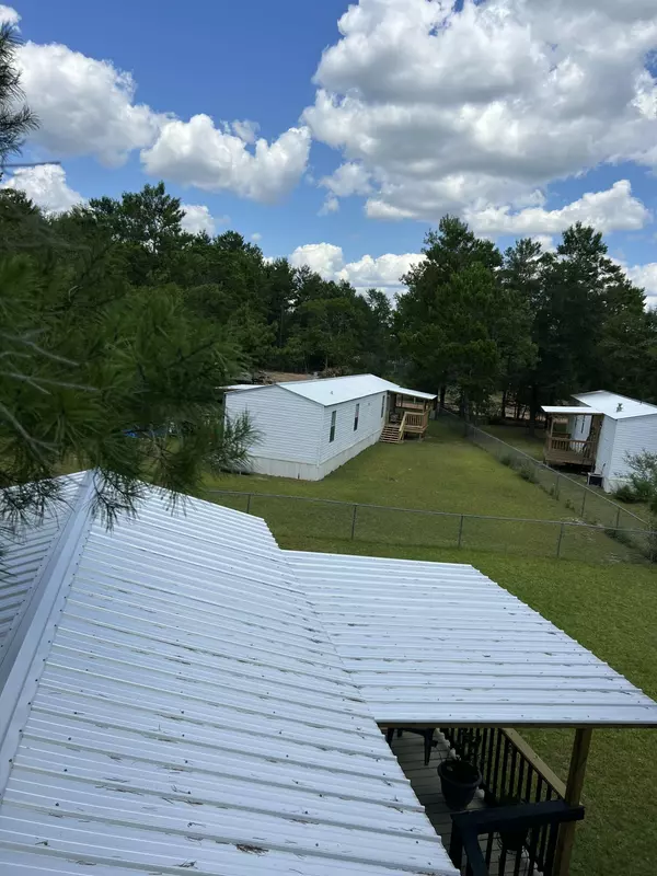 Defuniak Springs, FL 32433,143 Honeysuckle Street