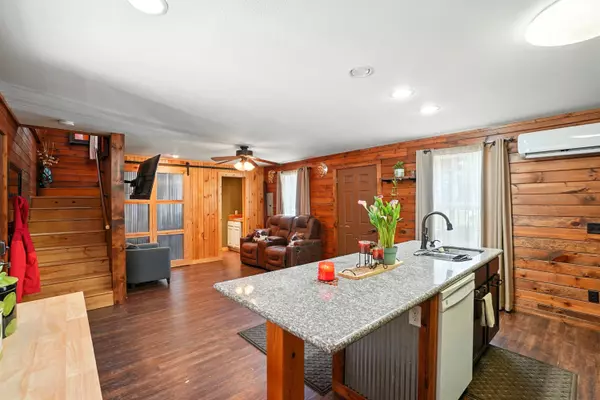 Holt, FL 32564,5029 Bone Creek Road