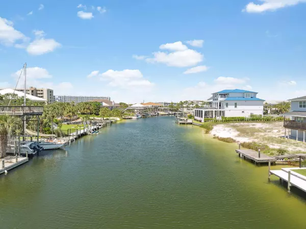 Destin, FL 32541,506 Vera Cruz Drive