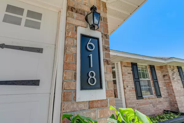 Crestview, FL 32539,618 Risen Star Drive