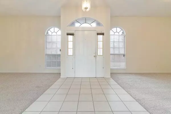 Crestview, FL 32539,2837 Tamiami Trail