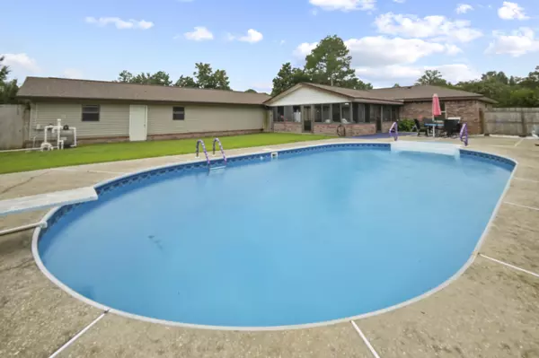 5976 N Blue Angel Parkway, Pensacola, FL 32526