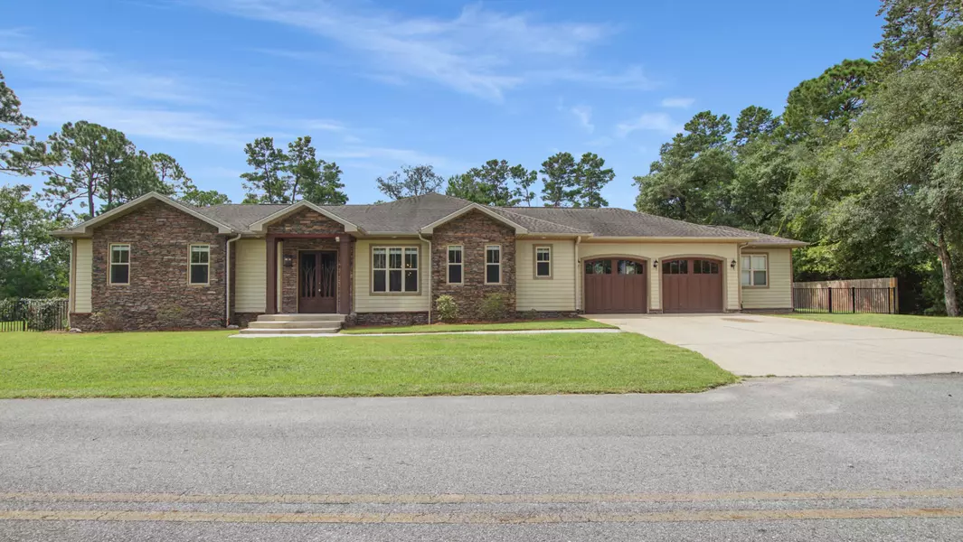 118 Garden Court Lane, Santa Rosa Beach, FL 32459