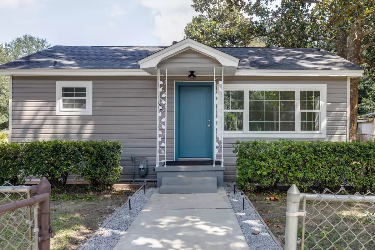 Cantonment, FL 32533,204 Rocky Avenue