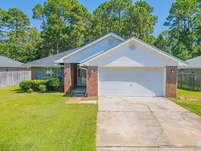 8544 Wilburn Cove, Navarre, FL 32566