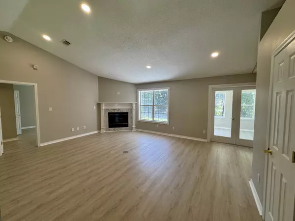 529 Long Lake Drive, Pensacola, FL 32506