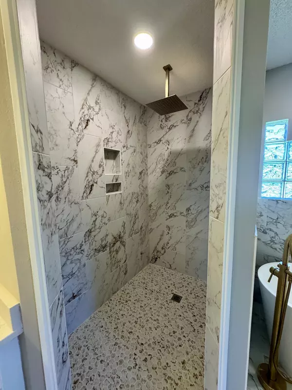 Pensacola, FL 32506,529 Long Lake Drive