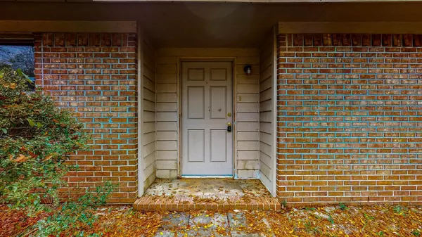 Defuniak Springs, FL 32435,163 S Davis Lane