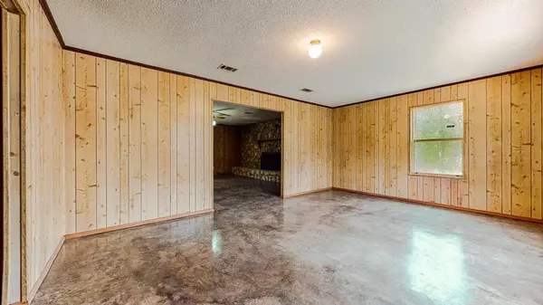 Defuniak Springs, FL 32435,163 S Davis Lane