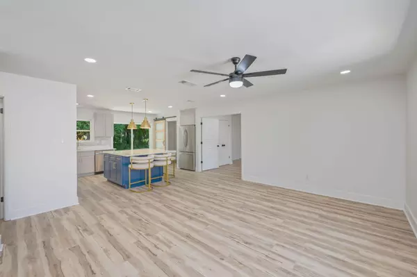 Fort Walton Beach, FL 32548,38 NW Deal Avenue