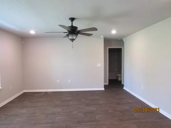 Freeport, FL 32439,429 This Way