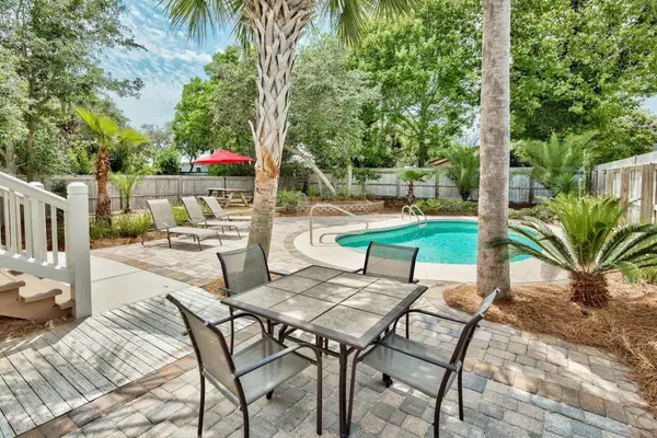 Destin, FL 32541,80 Dolphin Street