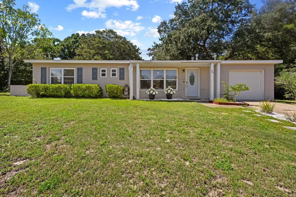 Mary Esther, FL 32569,125 W Terry Circle