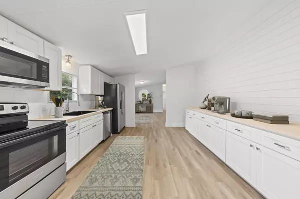 Defuniak Springs, FL 32433,563 W Bach Drive