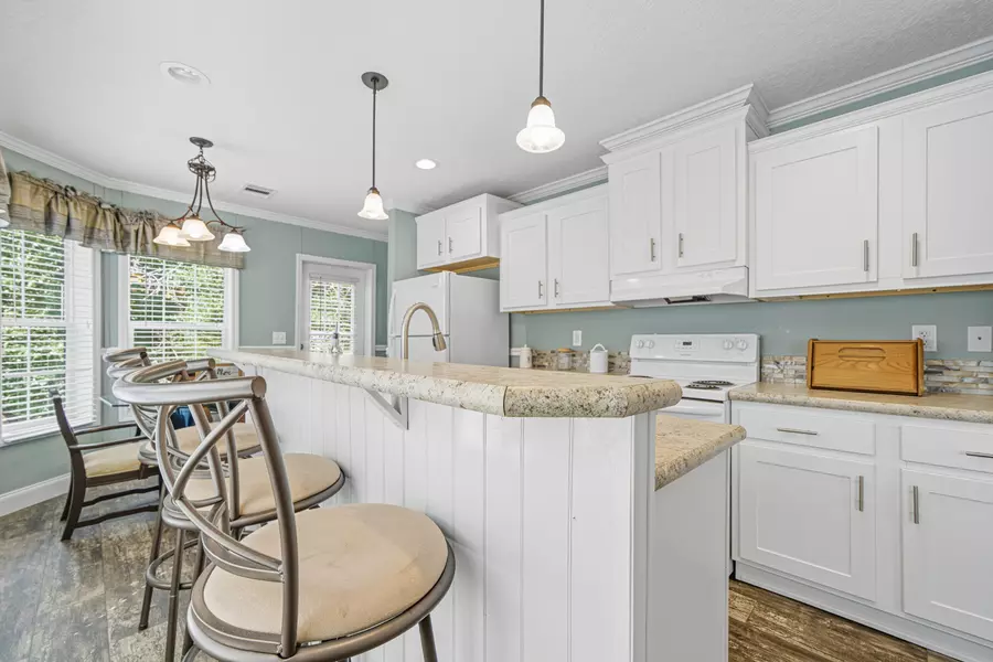 674 Peacock Road, Defuniak Springs, FL 32433