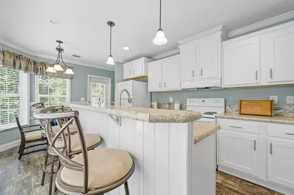 674 Peacock Road, Defuniak Springs, FL 32433